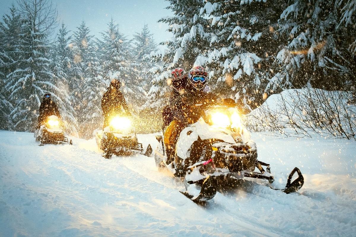 Motor Toys Snowmobile Rentals